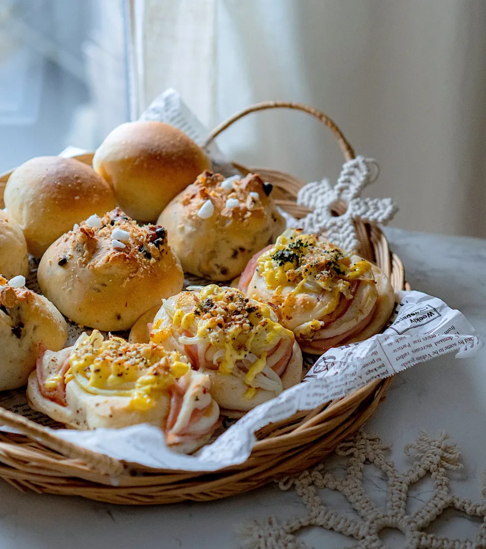 Snapdishの料理写真:3種の焼き立てパン|kayokoさん