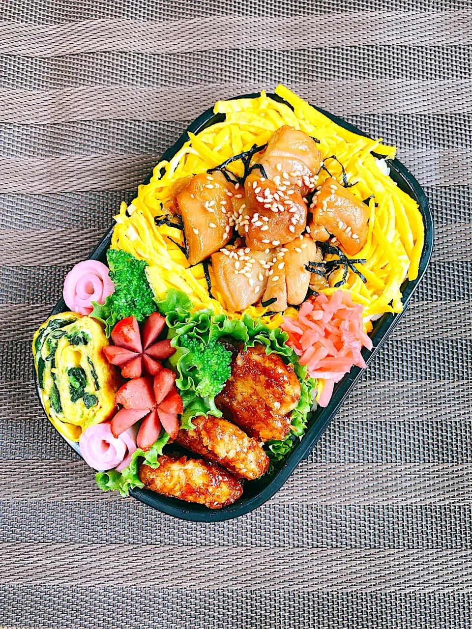 焼き鳥丼弁当🍱|いぶさん