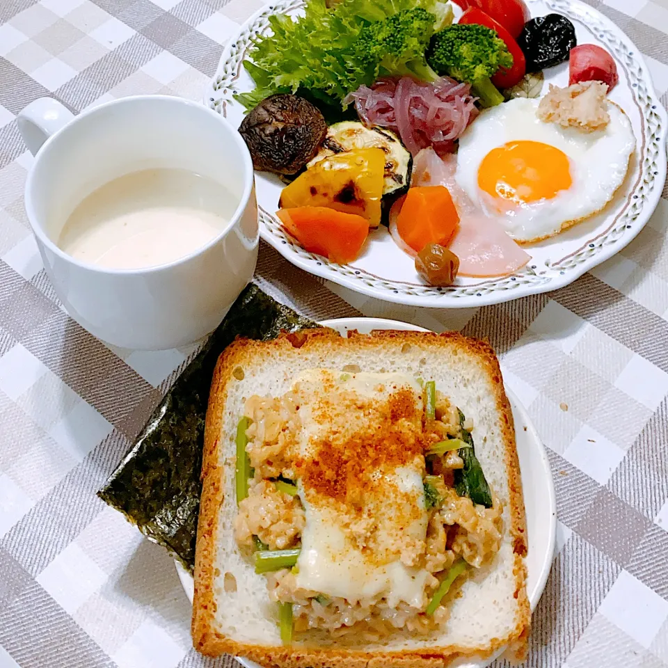 今日の朝ごはん♪ほうれん草と切り干し大根とひきわり納豆の辛子和えチーズトースト|riko30294さん