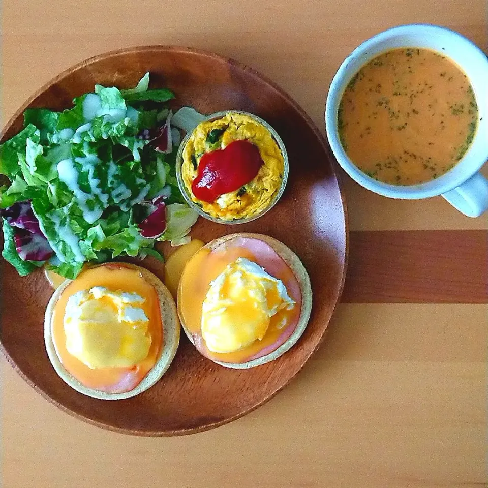 Snapdishの料理写真:朝食プレート(エッグベネディクト)|noooさん