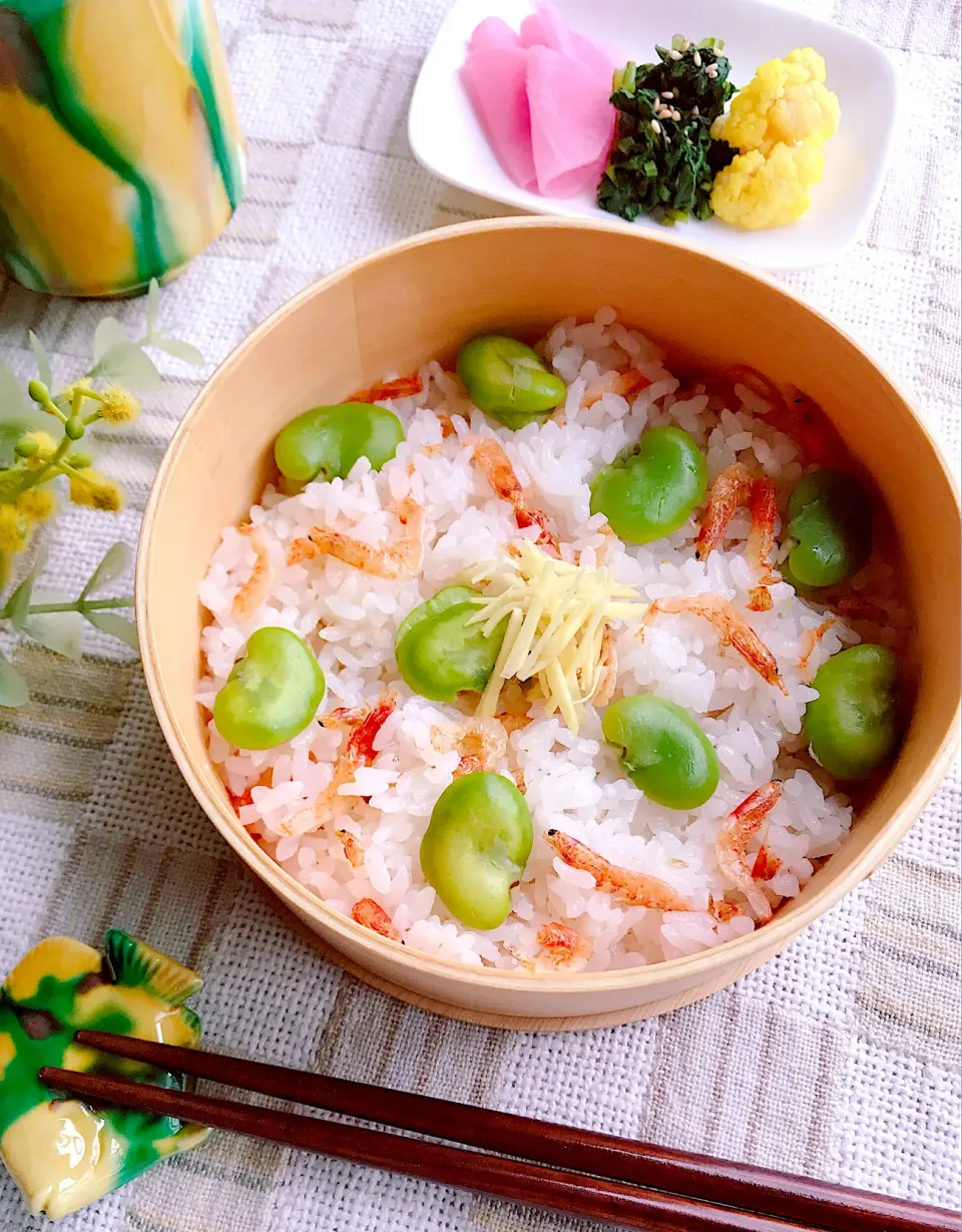 🌱夫婦の朝ごはん《そら豆と桜エビの混ぜご飯》|ちゃべさん