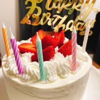 Snapdishの料理写真:🍓🍓🍓お誕生日ケーキ🎂|しおんさん