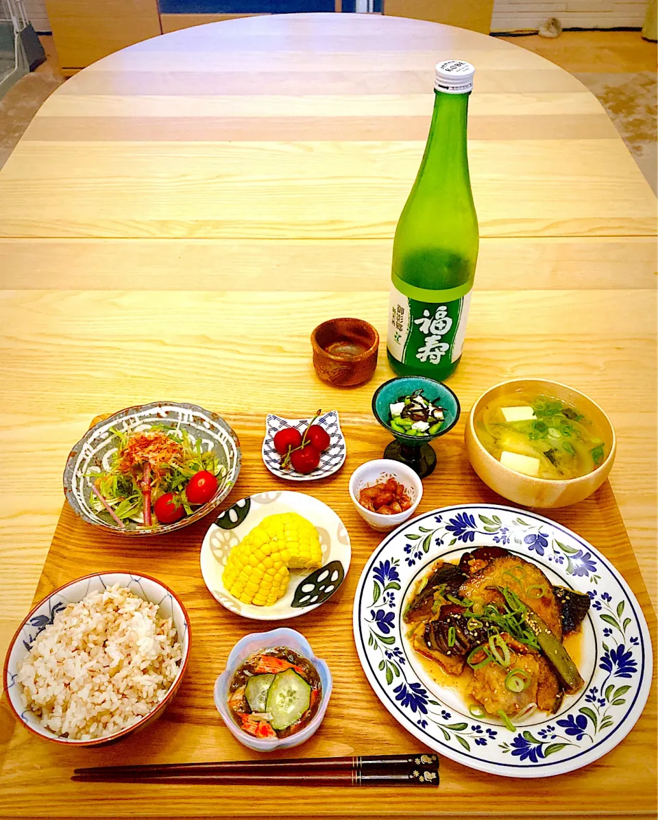 今日の夕食　鶏と夏野菜の揚げ浸し　もずく酢　とうもろこし　水菜のサラダ　金時豆　枝豆と塩昆布とクリームチーズの和え物　味噌汁　もち麦ごはん　アメリカンチェリー|ふわ猫はなちゃんさん