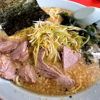 Snapdishの料理写真:ネギ味噌ラーメン「ラーメンショップ西門前店」|ま〜ちんさん