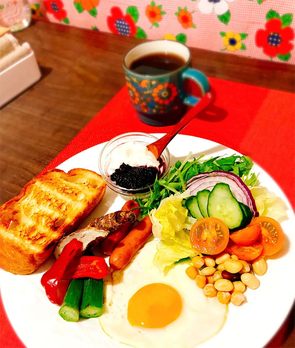 今日の朝ごはん　パン焦げた💦|ちゃんノンさん