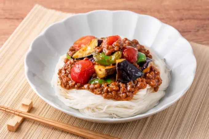 麻婆夏野菜そうめん|マルコメ キッチンさん