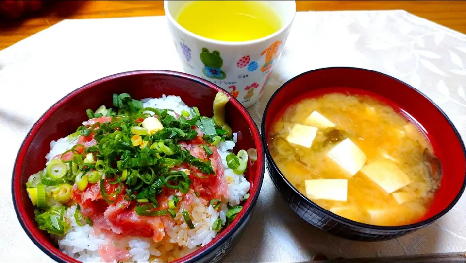 5/19の夕食
マグロのたたき丼|卯月さん