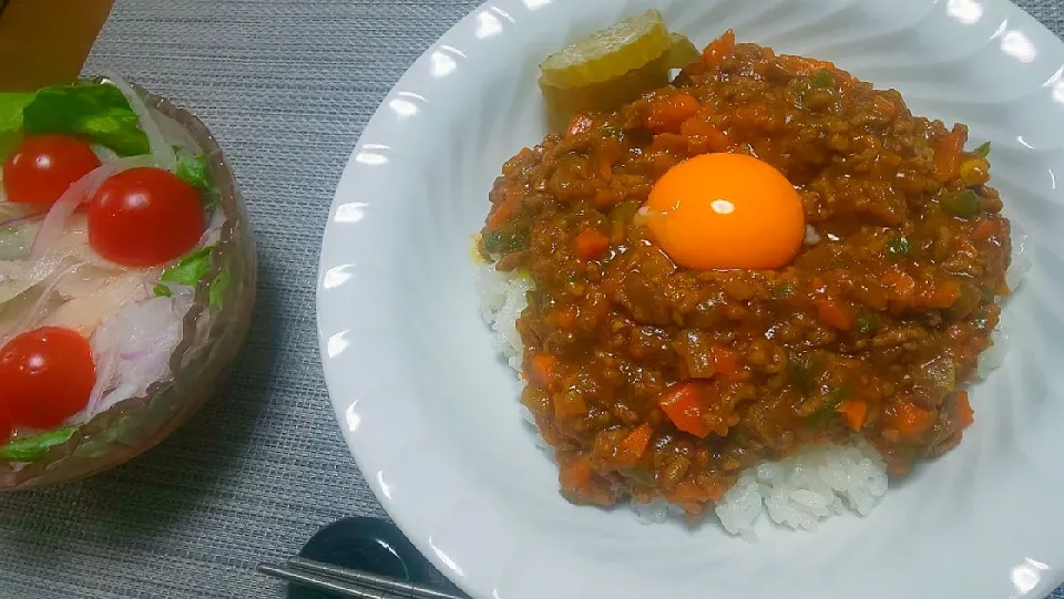 Snapdishの料理写真:◇ドライカレー
◇レッドオニオンサラダ|ぶるー子さん