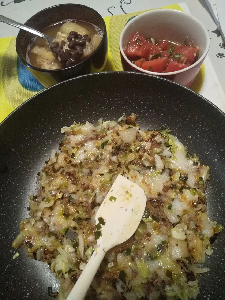 Snapdishの料理写真:今日のお昼ごはん
※長芋とお餅のもんじゃ焼き風
※小豆と油揚げのお味噌汁
※トマトの薬味醤油マリネ|れあMIXさん