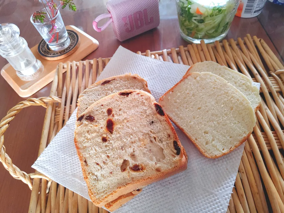 レーズンパンと膨らみ足りない角食😔|なつさん