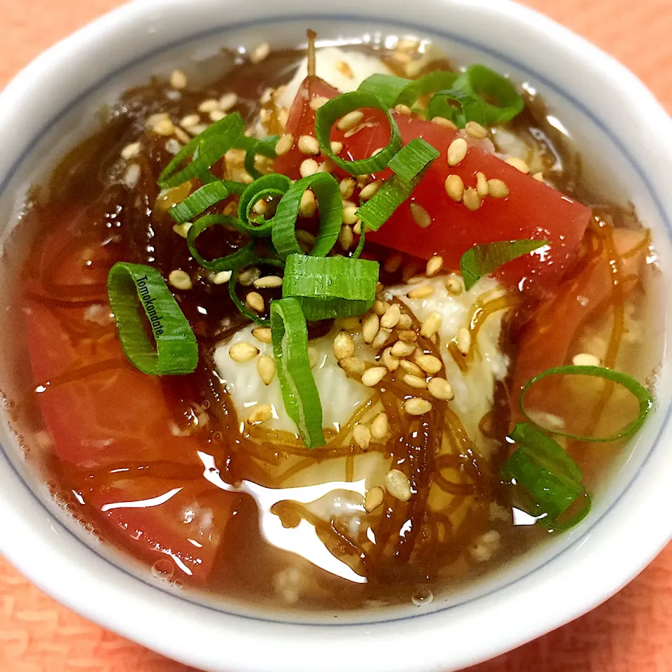 Snapdishの料理写真:生もずくと長芋とトマトの酢の物🍅|🇯🇵ともこちゃん。さん