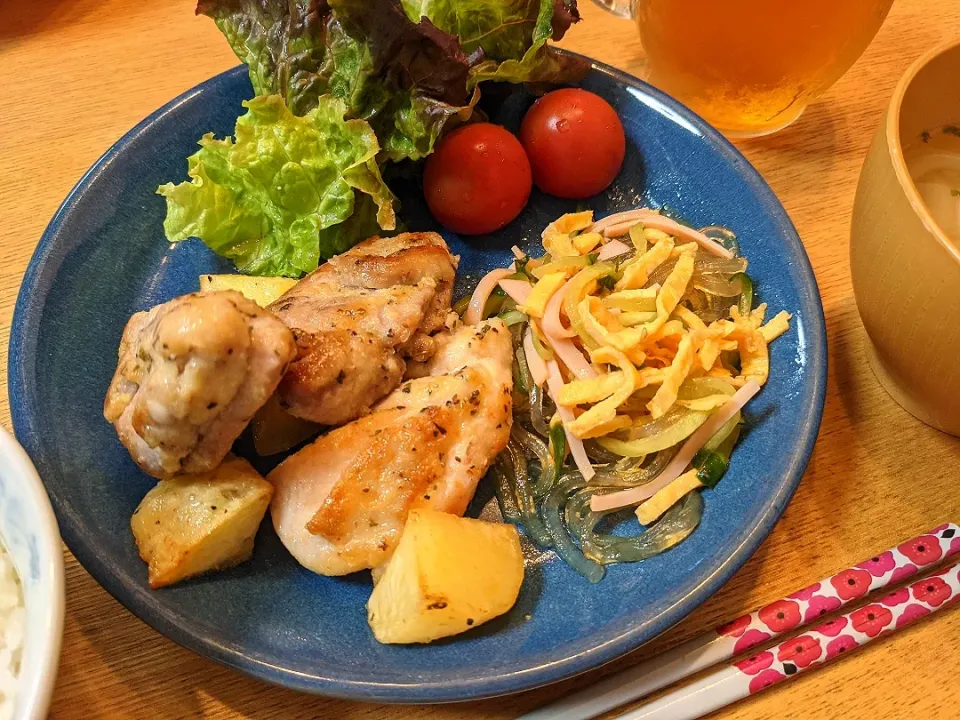 Snapdishの料理写真:チキンのハーブ焼き🦃|しほさん