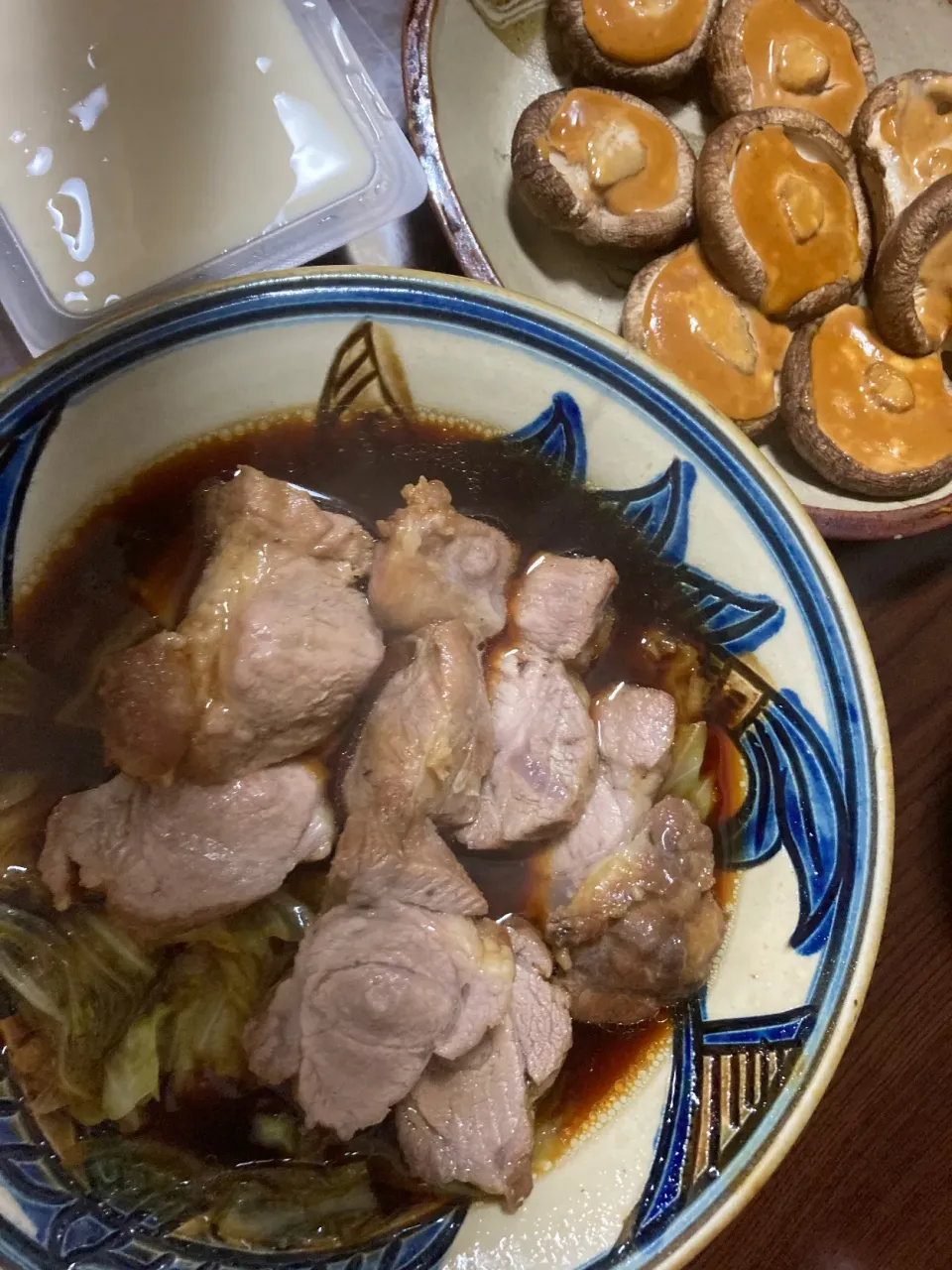 5月20日晩ご飯。豚さん、しいたけの味噌マヨ焼き、かぼすポン酢豆腐。|あやさん