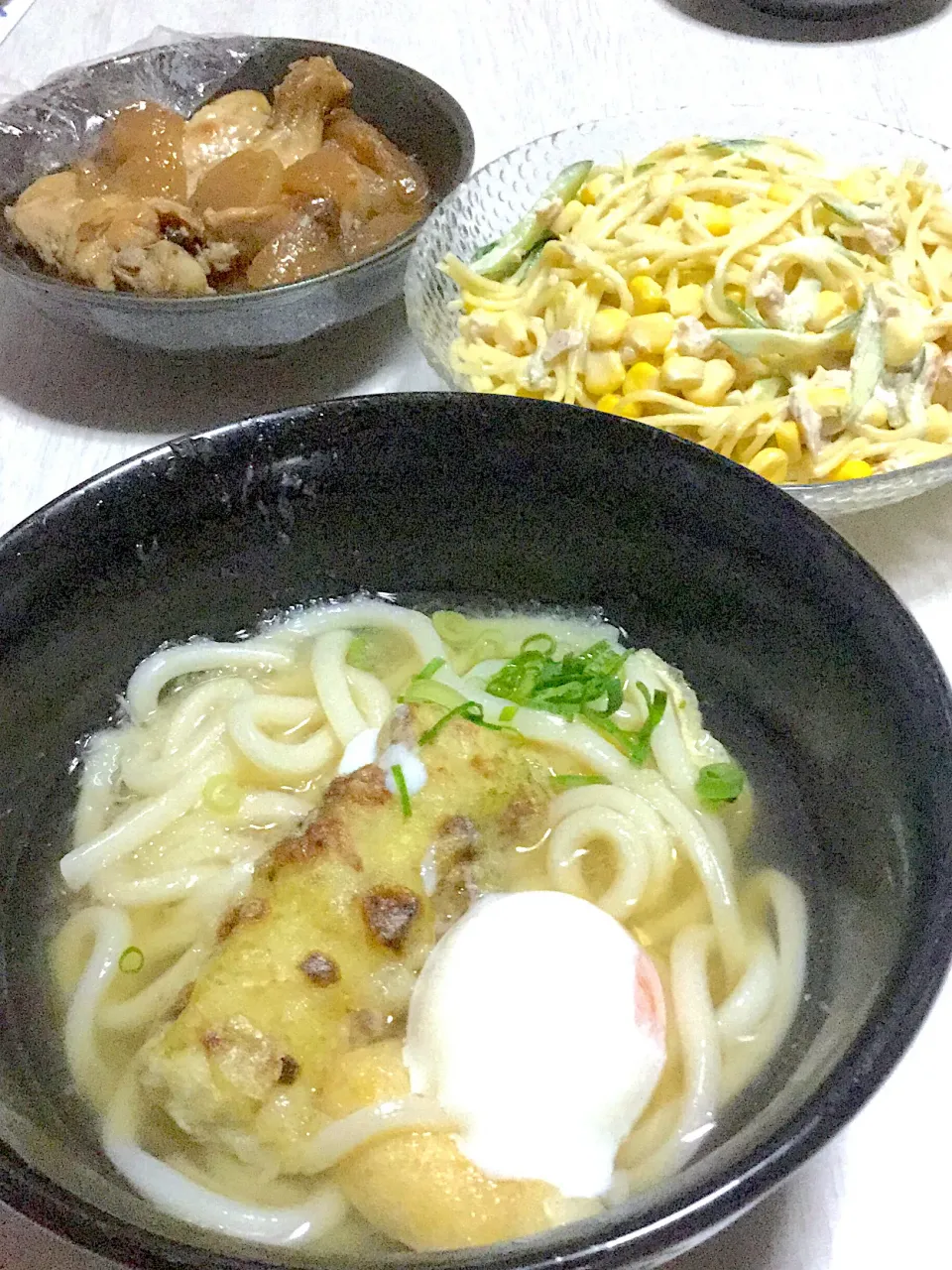 Snapdishの料理写真:ちくわの磯辺揚げと温玉のせうどん、ツナとコーンのサラダ、鳥大根|Ayaさん