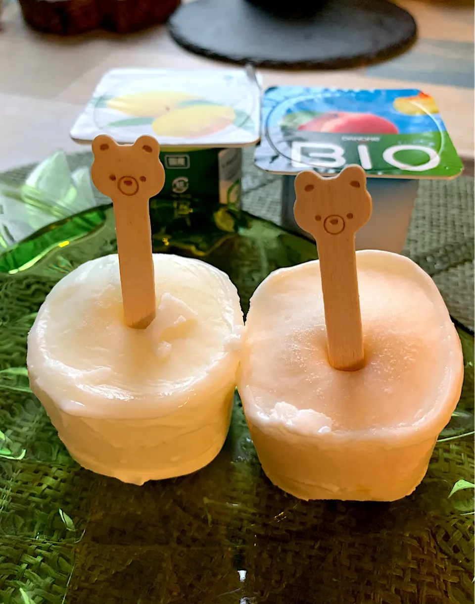 Snapdishの料理写真:ヨーグルト丸ごとアイス🍨|みっこちゃんさん