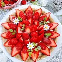 苺いっぱいのオートミールタルト🍓🍓🍓です〜😊💖