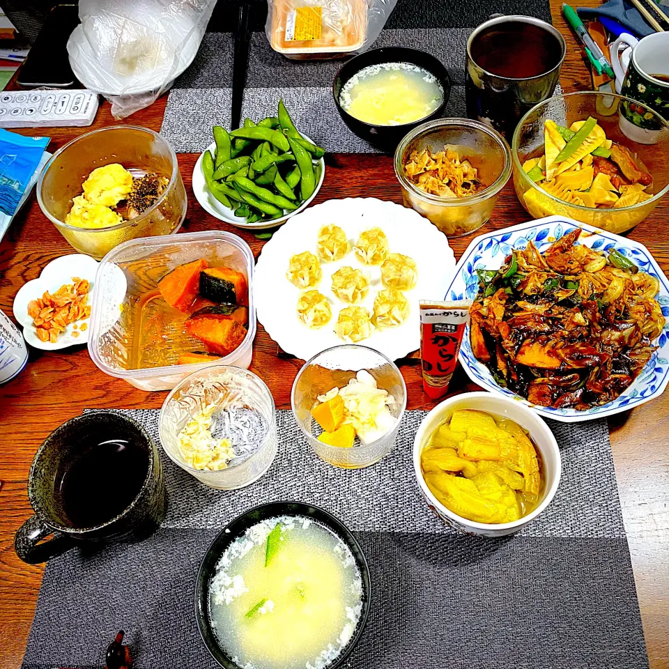 Snapdishの料理写真:回鍋肉、焼売、残り物、常備菜、漬物、中華風卵スープ|yakinasuさん