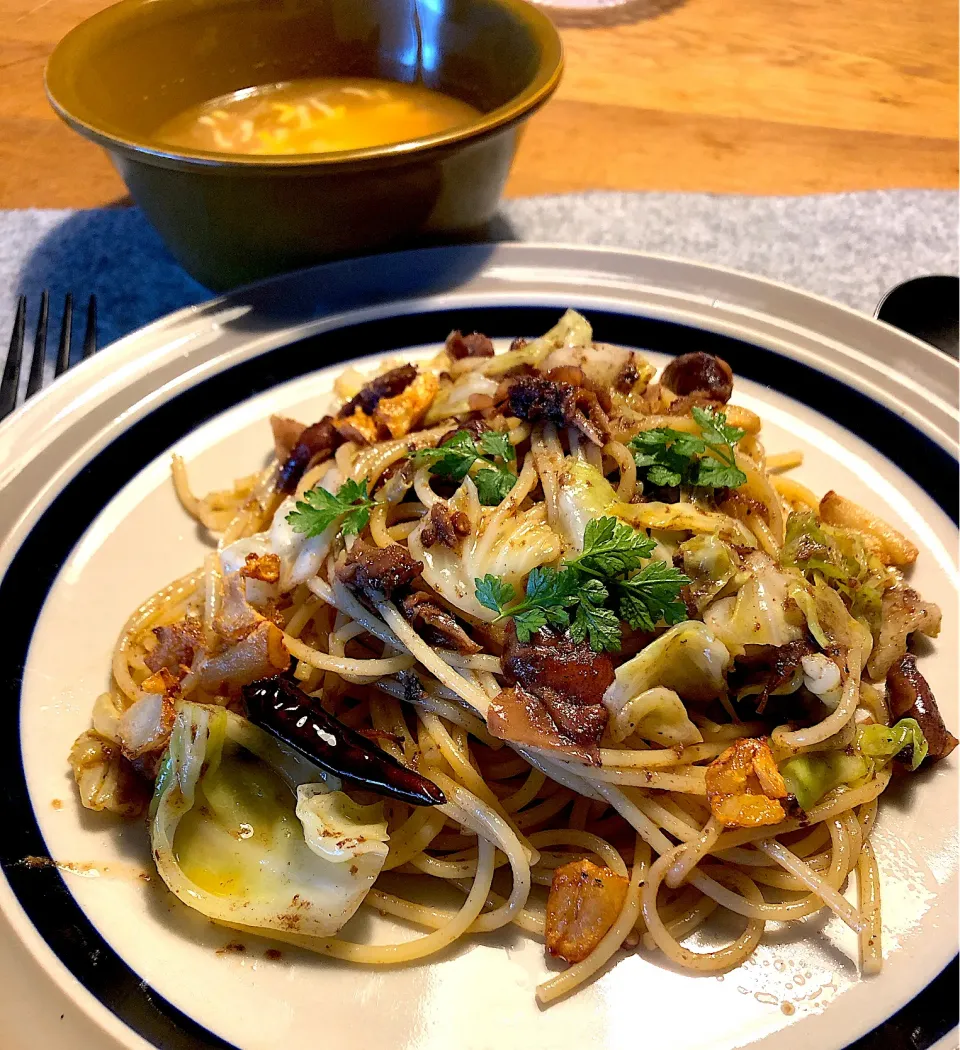 春野菜とホタルイカのアンチョビソースパスタ🍝|けんちんさん