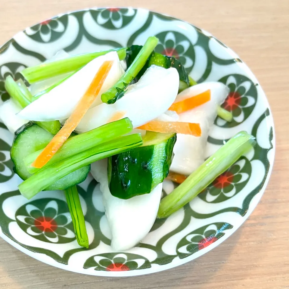 Snapdishの料理写真:旬野菜の糀甘酒入り浅漬け|料理研究一家「古川家」さん