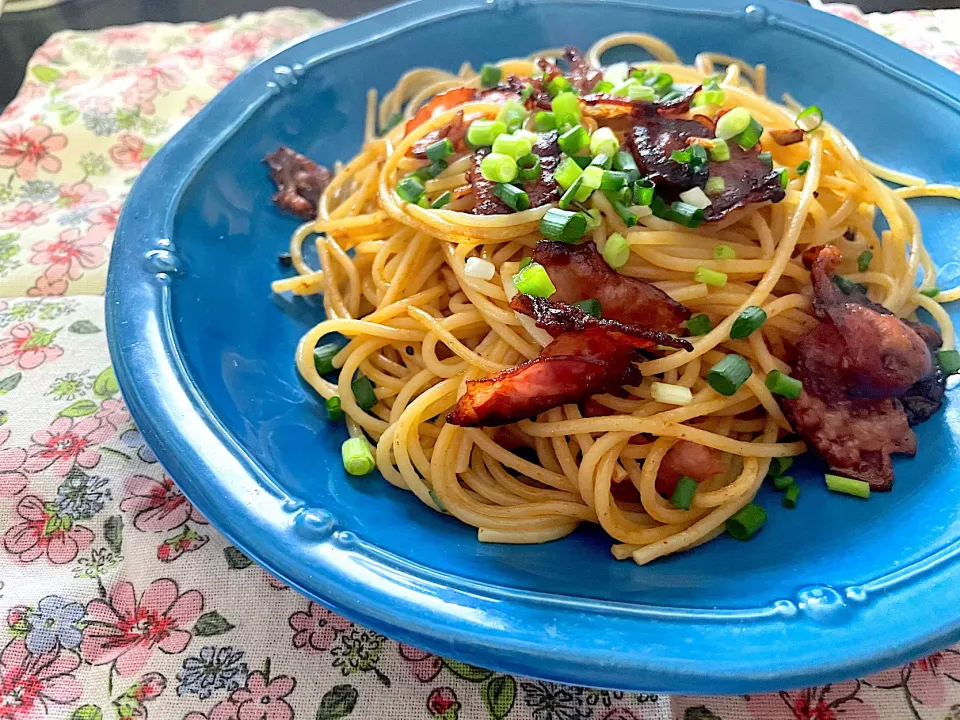 カリカリベーコンのカレーパスタ|ハルさん