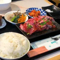 Snapdishの料理写真:石垣　美崎牛本店　焼肉定食|ちゅら夏さん