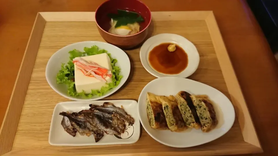 ☆あげ餃子
☆焼きシシャモ
☆冷奴
☆卵とみつばのすまし汁|chikakoさん