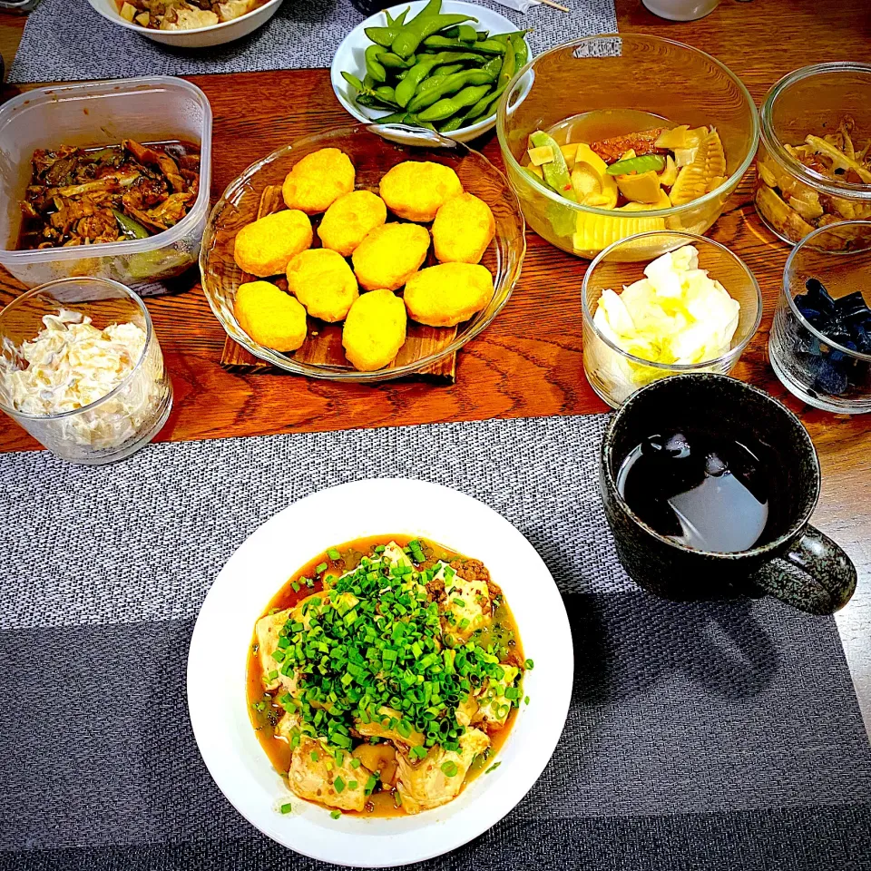 ピリ辛肉豆腐、チキンナゲット、残り物いろいろ、常備菜、漬物|yakinasuさん