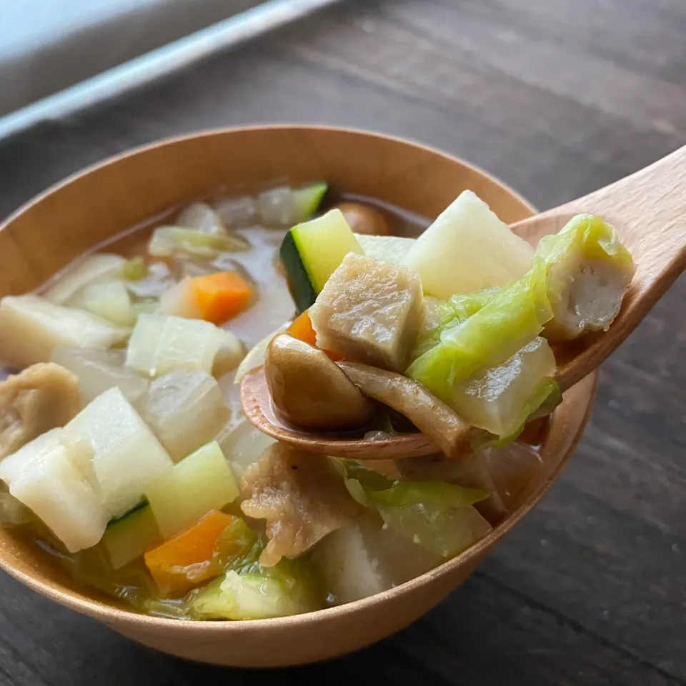 じゃこ天といろいろ野菜のスプーンで食べるみそ汁|ぶりてりあさん