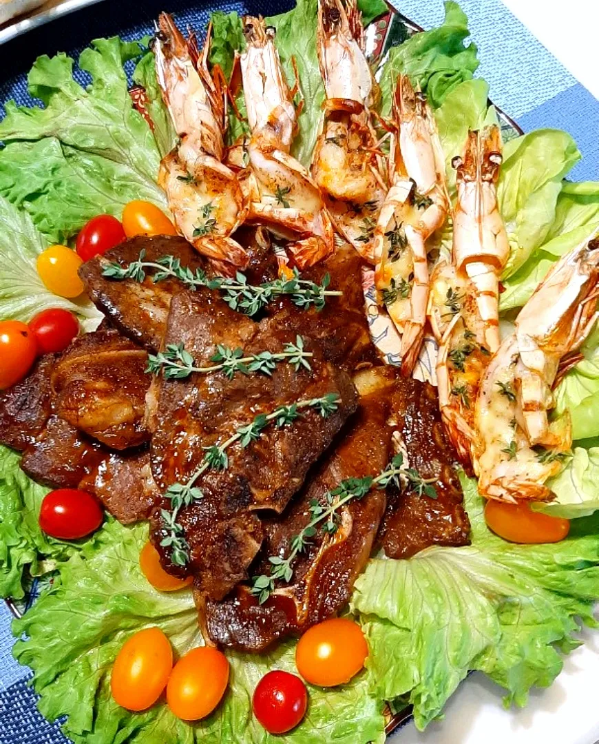 Snapdishの料理写真:Grilled lamb & grilled prawn 💚|ģřãçîöůşさん