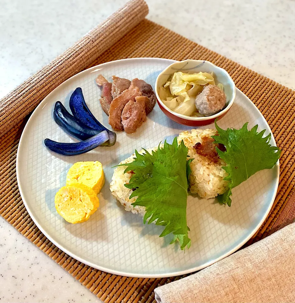 Snapdishの料理写真:朝ごはん🍙|エコル　ピコさん