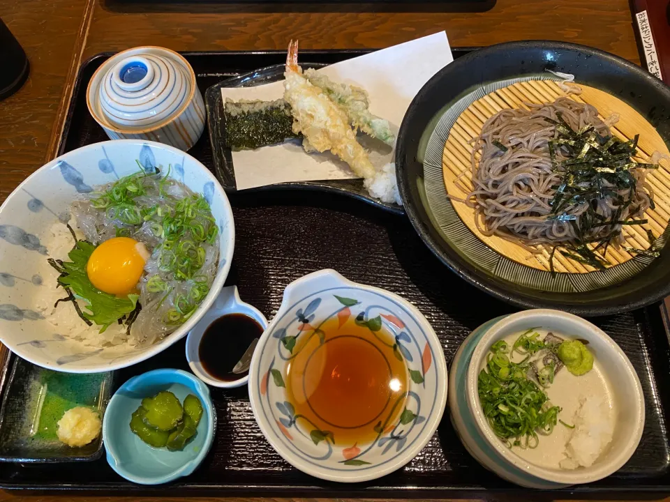 生しらす丼と季節の天ぷら御膳|buhizouさん