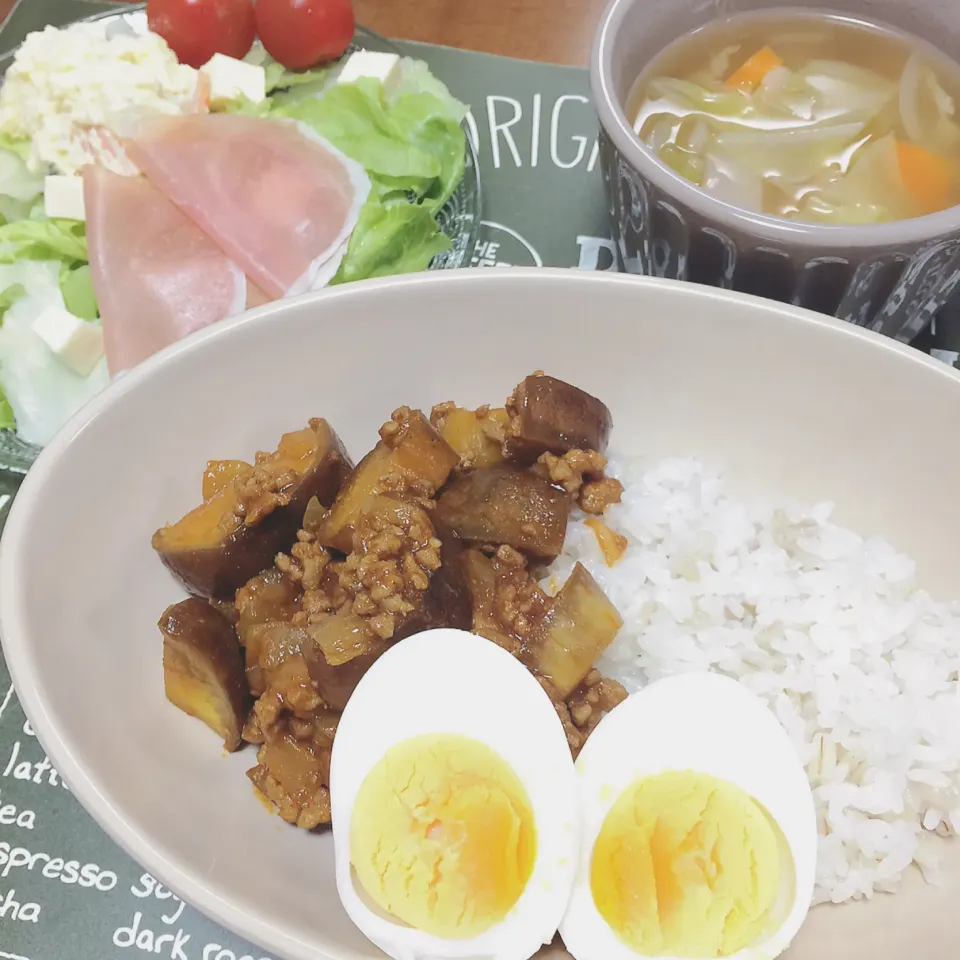 ナスとひき肉のドライカレー🍛|waiwaiさん