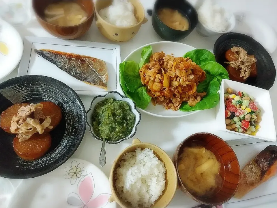 夕食(*^^*)
豚キムチ炒め
大根ステーキ豚肉のせ
焼鮭
大豆サラダ(きゅうり、トマト、コーン、大豆)
山形だしきゅうり
お味噌汁(玉ねぎ、油揚げ)|プリン☆さん