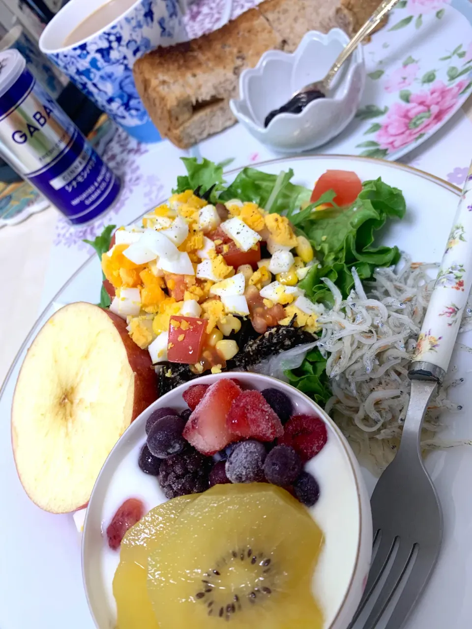 My Breakfast 🥗🥣🫐🥝|Naomiさん