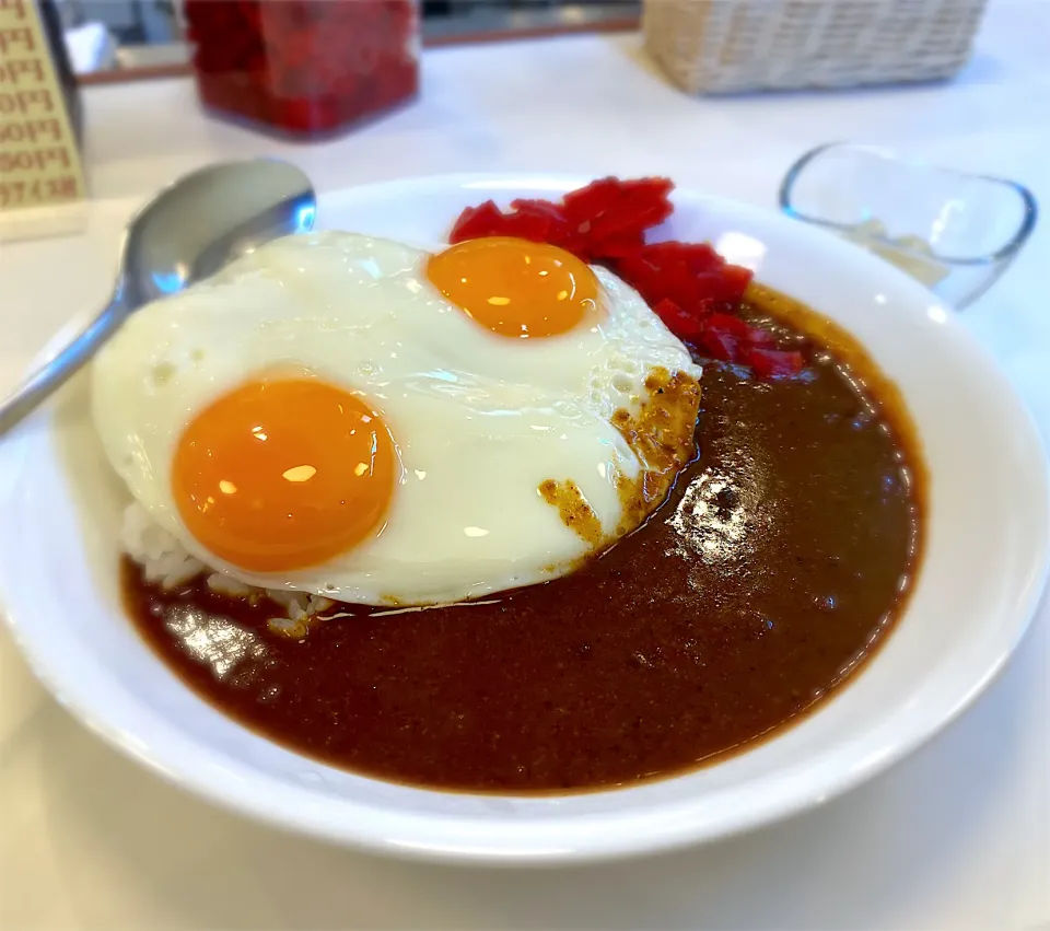 Snapdishの料理写真:目玉カレー中辛🍛🔥|buhizouさん