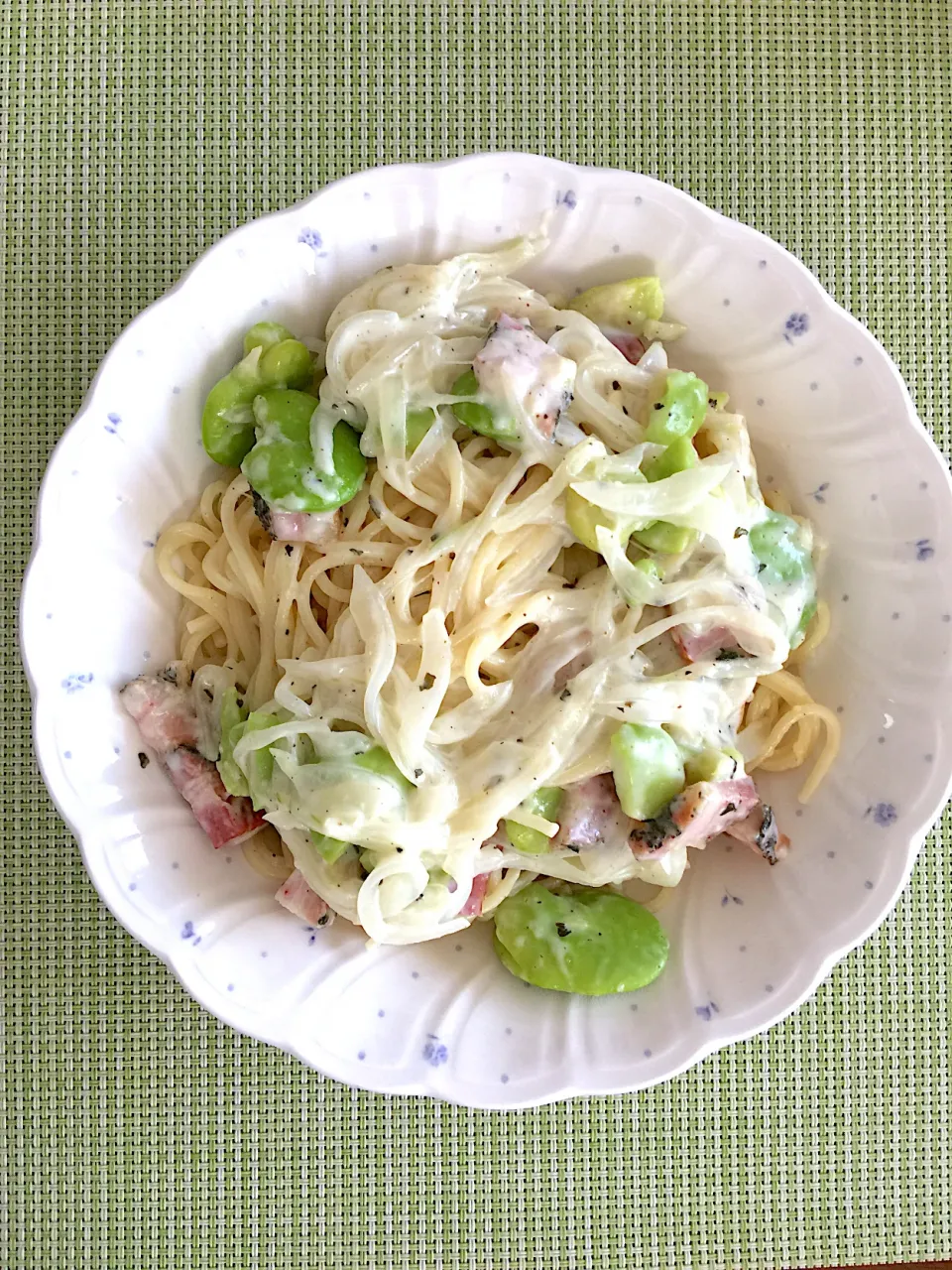 そら豆と新玉ねぎの濃厚クリームパスタ|浜@ちゃんさん