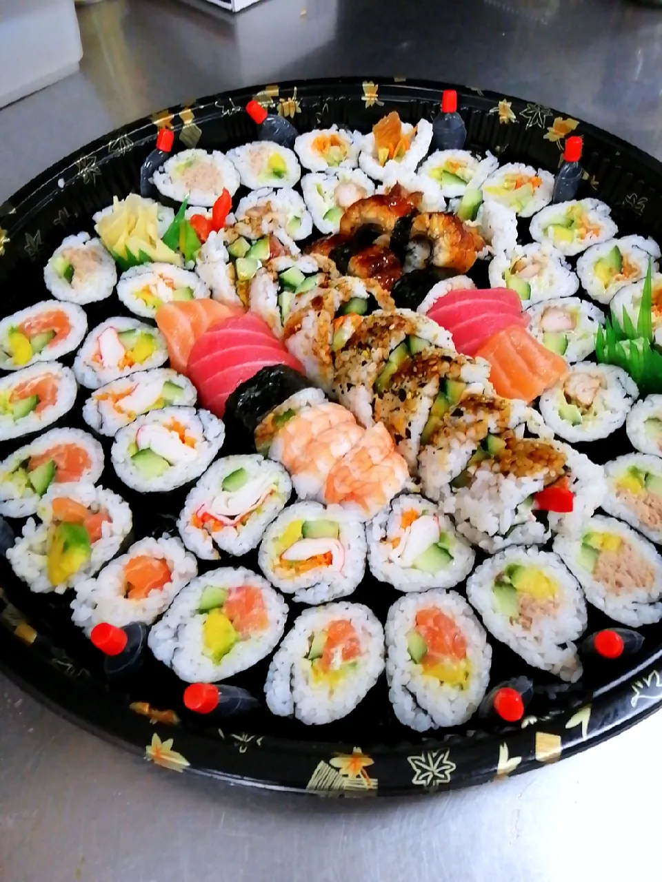 sushi combo platters|Heby Lowさん