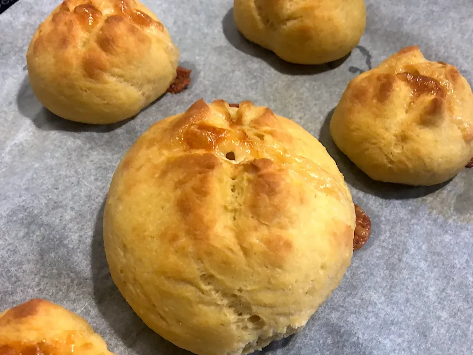 チーズが脱走しました〜糖質ゼロチーズパン🥖|みかさん