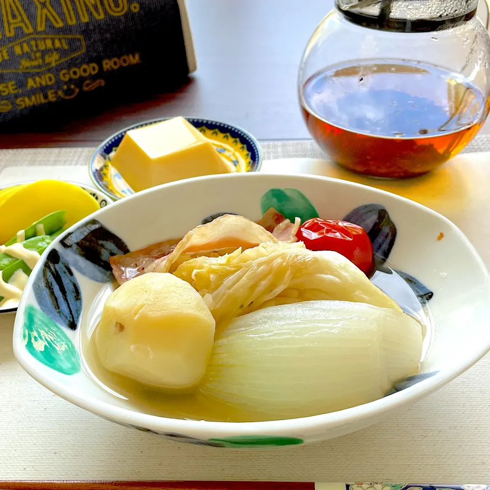 Snapdishの料理写真:新玉葱🧅新じゃが🥔新キャベツ🥬で、ポトフ|rumiさん