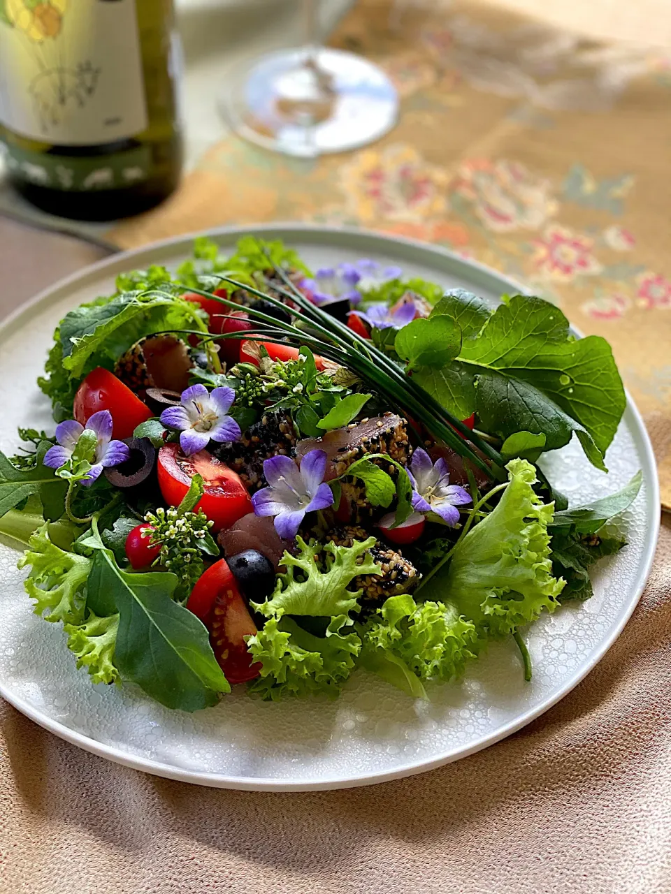 Snapdishの料理写真:🌿🌅🌿Every day is a new beginning ②. 🍅🥗🐟マグロのたたきとトマトのサラダ|ゆきぽん@ゆきの家飲み料理さん