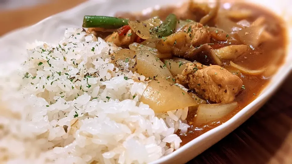 Snapdishの料理写真:チキントマトカレー🍛
の晩ごはん✨|kaz(*･ω･)さん