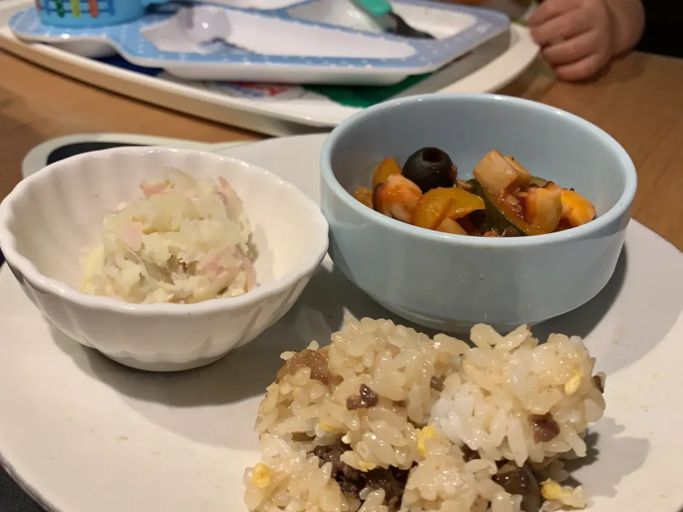 今夜のワンプレートディッシュ(タコのカポナータ、牛肉しめじの混ぜご飯、ポテトサラダ)|AK@Night Cookerさん