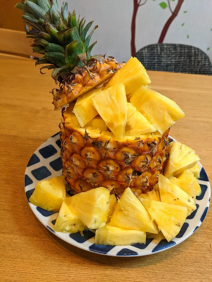 Snapdishの料理写真:ヨッチャンさんの料理 【溢れパイナップル】作り方🍍|しほさん