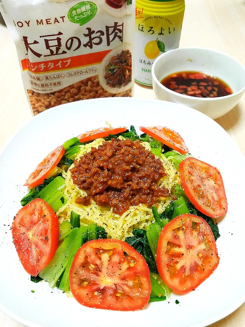 ダーリン作⸜🌷︎⸝‍
大豆のお肉で冷やしラーメン|キャサリンさん