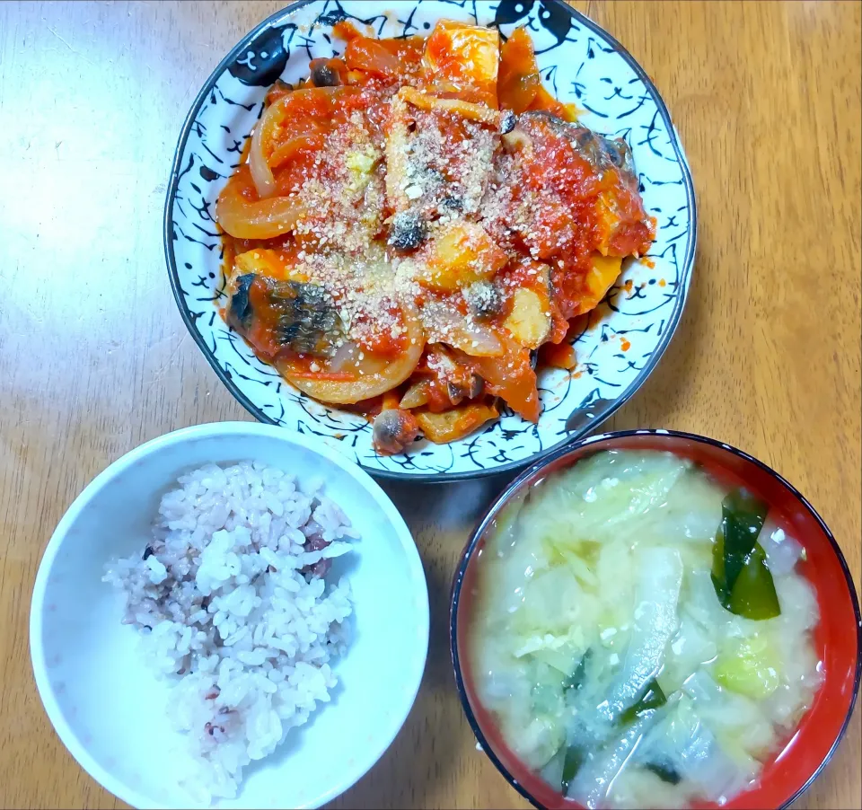 ５月７日　トマトさばじゃが　白菜とわかめのお味噌汁|いもこ。さん