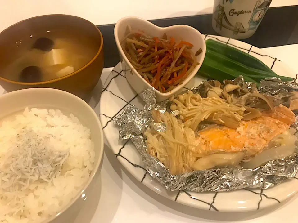 Snapdishの料理写真:鮭のホイル焼き|asumiさん