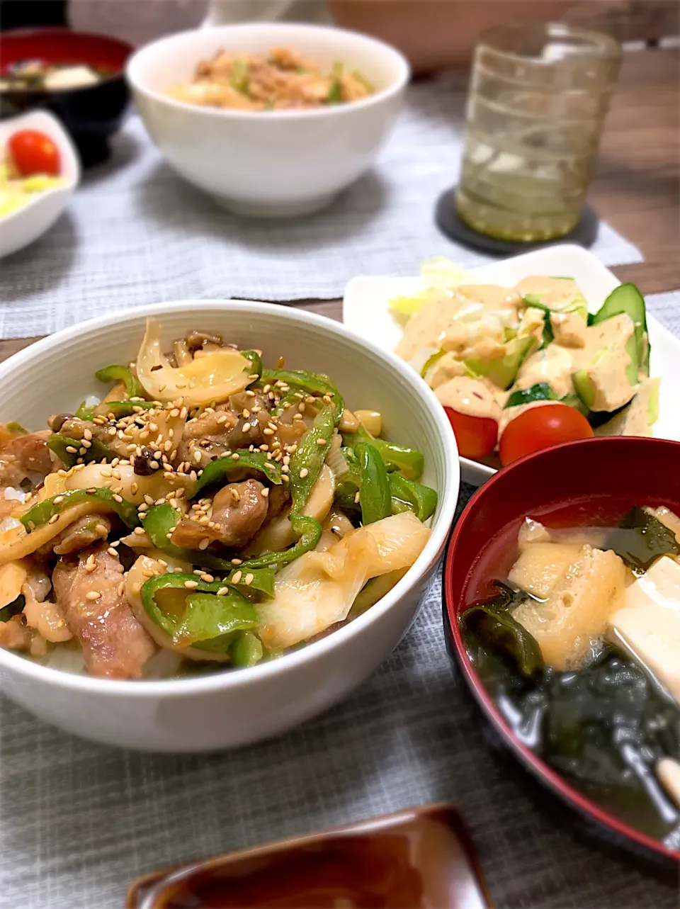 豚肉とピーマンとキノコ丼☆|Syk___さん