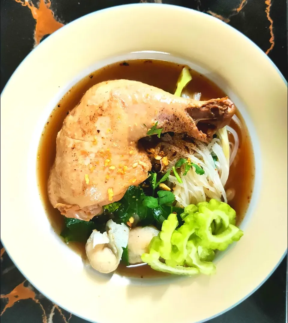 Chicken Drumstick Noodles Soup.|katang23さん