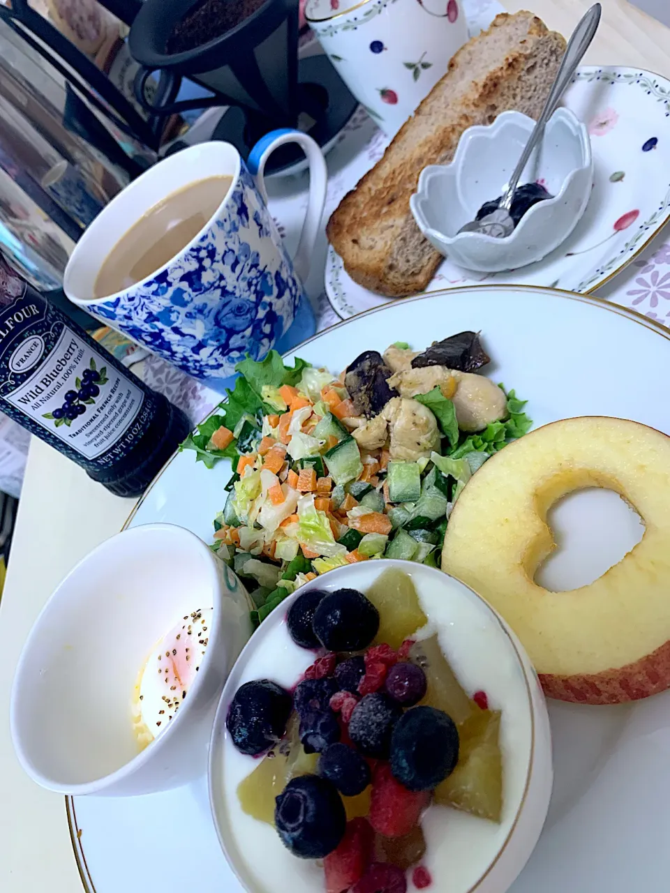 Snapdishの料理写真:Today’s Breakfast 🥗🥣🍞|Naomiさん