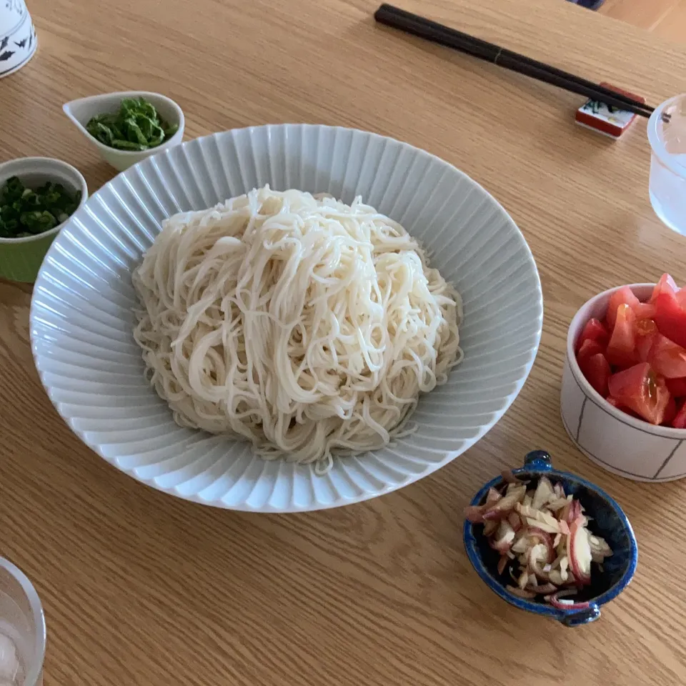 そうめんでランチ|ツインうさぎさん